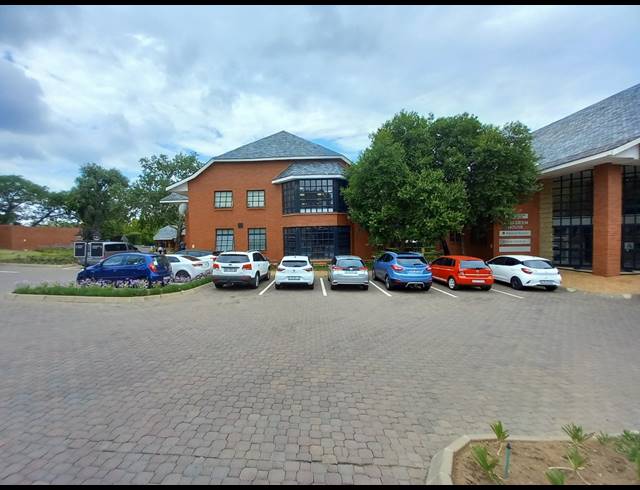 427M² OFFICE TO LET IN BRYANSTON